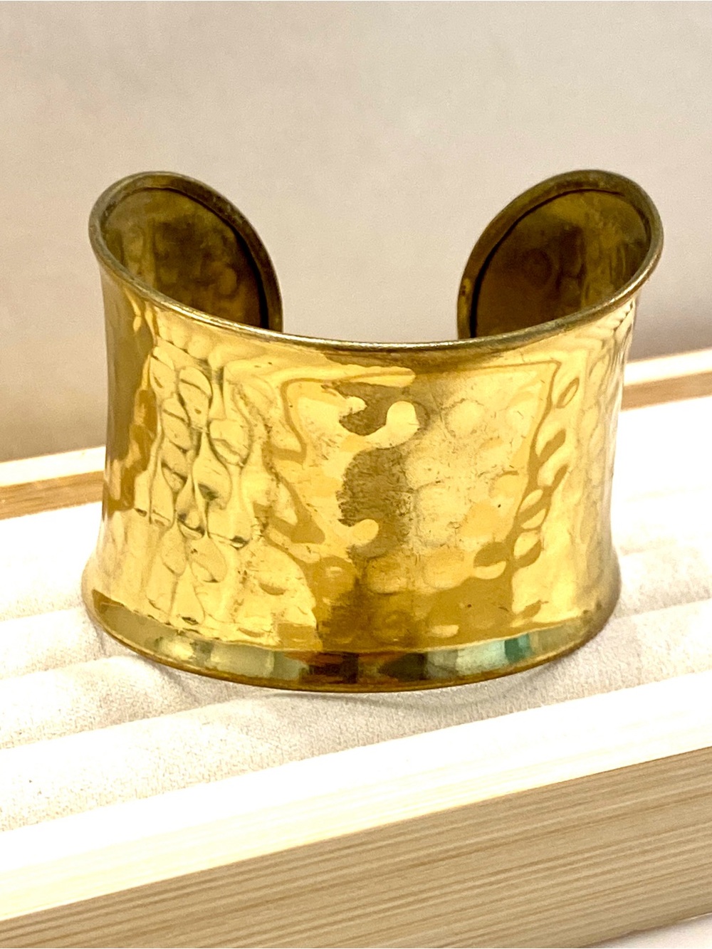 Vintage Chunky Hammered Gold Cuff Bracelet Wide Brass Tone Statement Bangle
